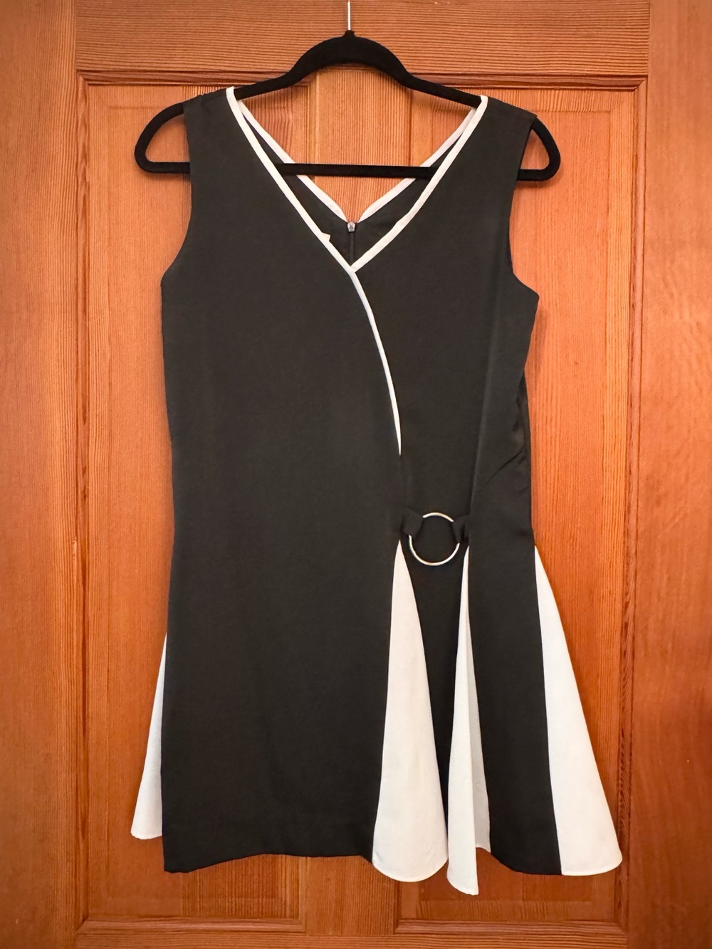 Celine Sleeveless A line dress black and white silk blend 36 short pleated hem